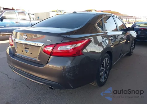 2017 Nissan Altima 2.5 z USA, uszkodzony, nr VIN 1N4AL3AP7HC182241